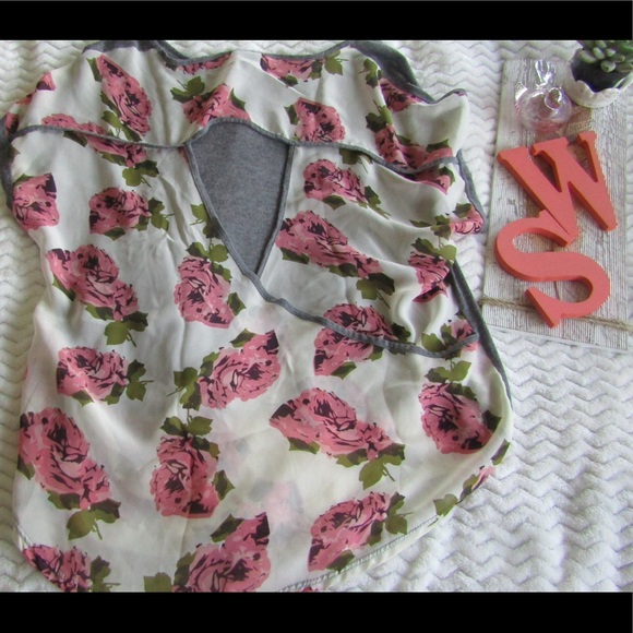 Rue21 Sheer Back Top With Open Back - Picture 2 of 7